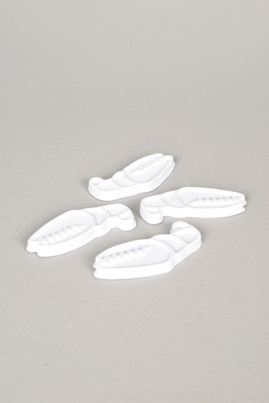 816235020214 Mini Claws, White