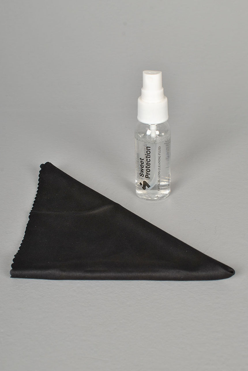 7048652475442 Lens Cleaning Set