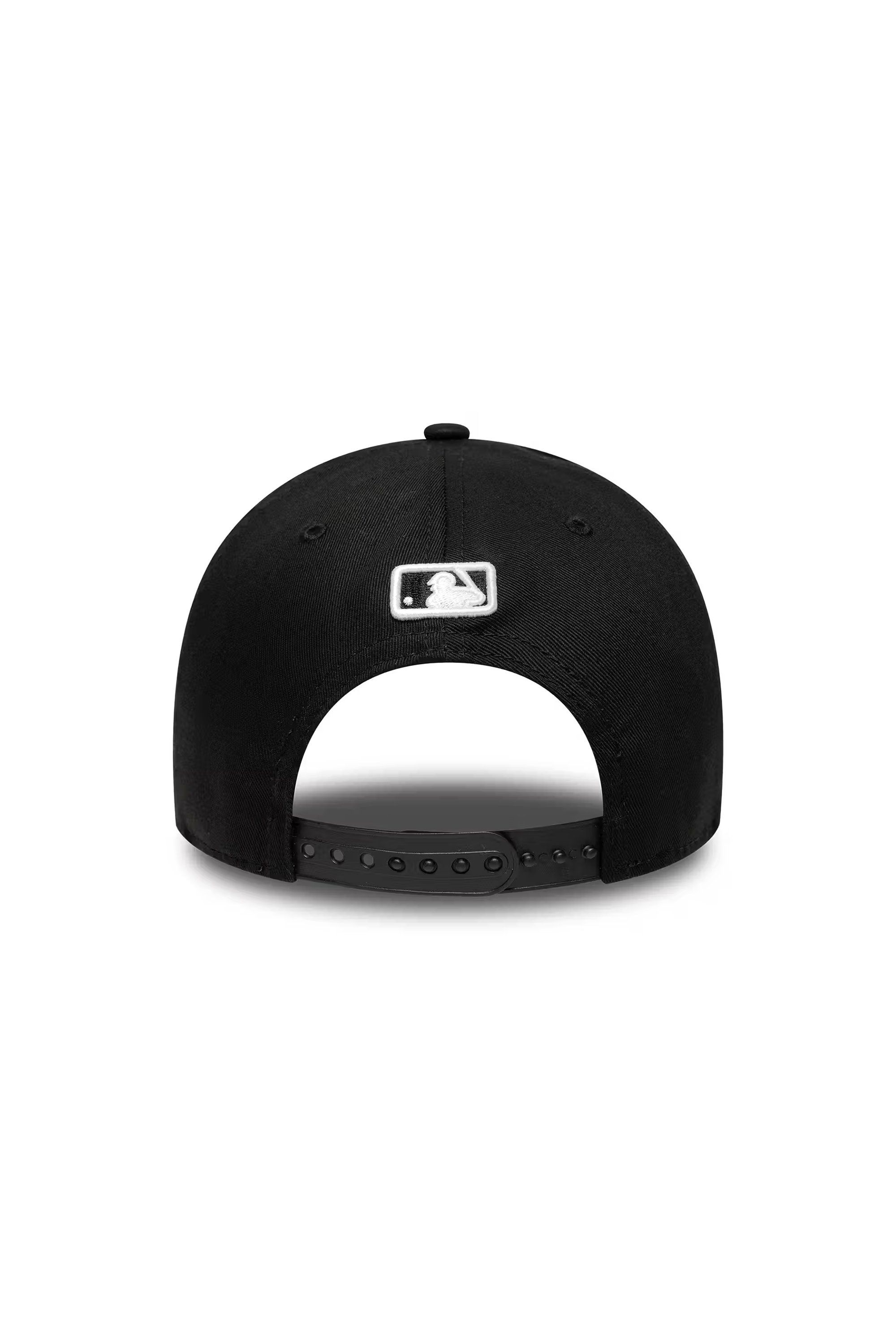 9Forty M-Crown New York Yankees Adjustable Cap