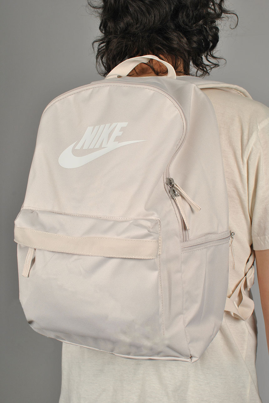 nike backpack cream Heritage (25L) The Nike Heritage Eugene Backpack combines clean Nike Heritage Winterized Eugene Backpack