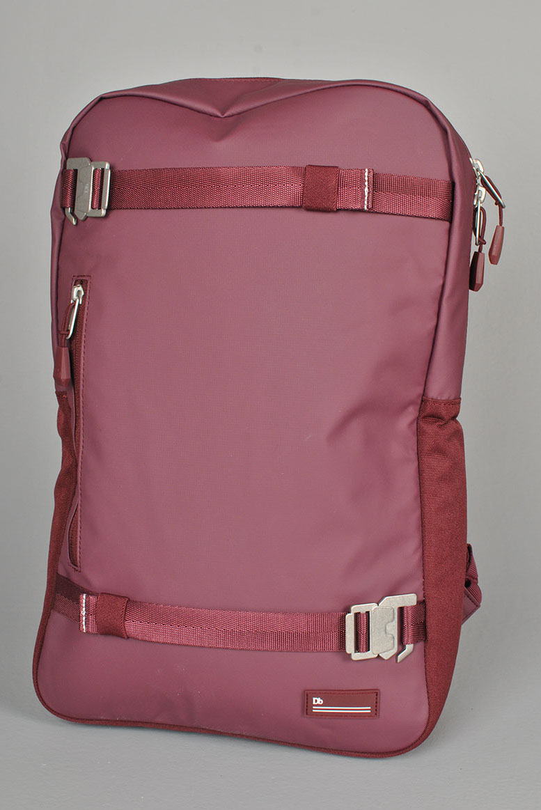 The Världsvan Backpack 17L, Raspberry