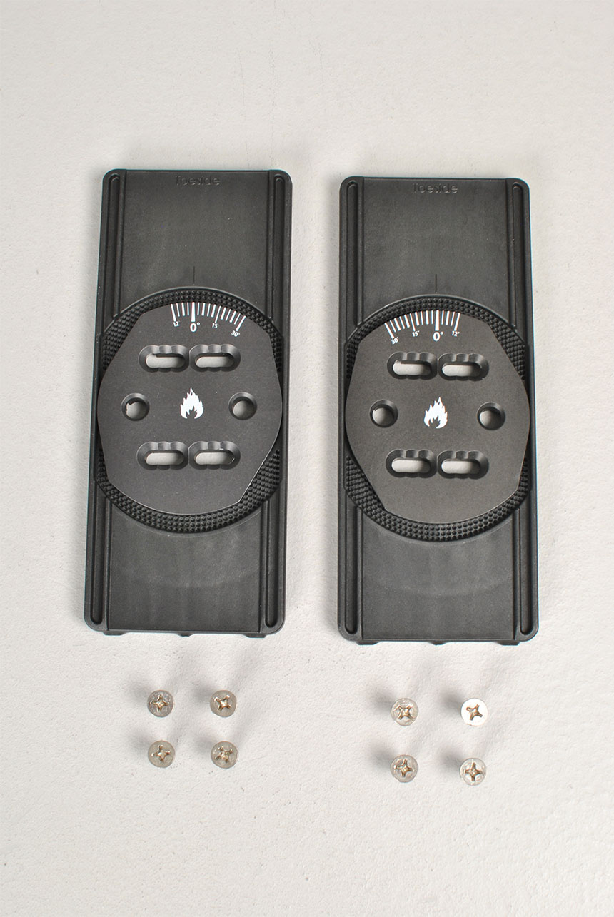 812215024210 Solid Snowboard Pucks