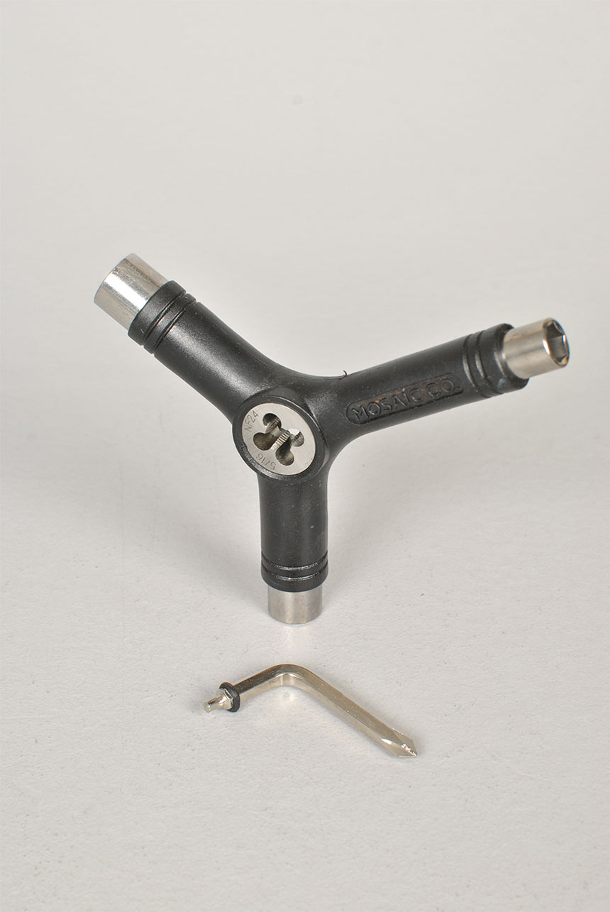 8433975013126 Y Skate Tool, Black