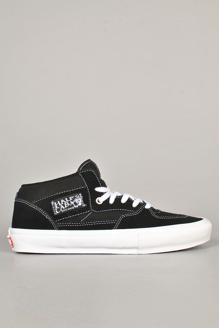 Skate Half Cab 37 Black-White 1949016099401