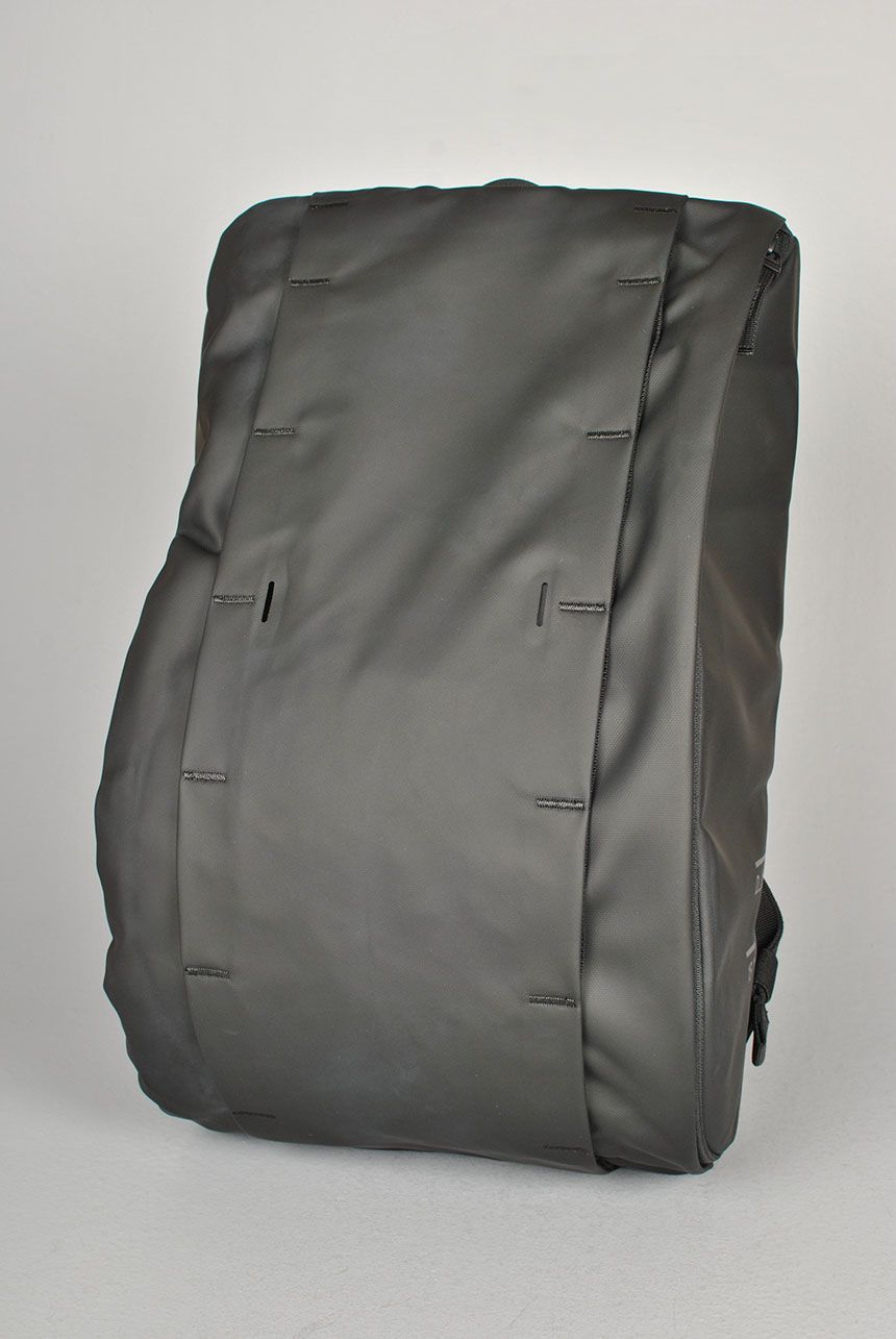 Hugger Base Backpack 15L