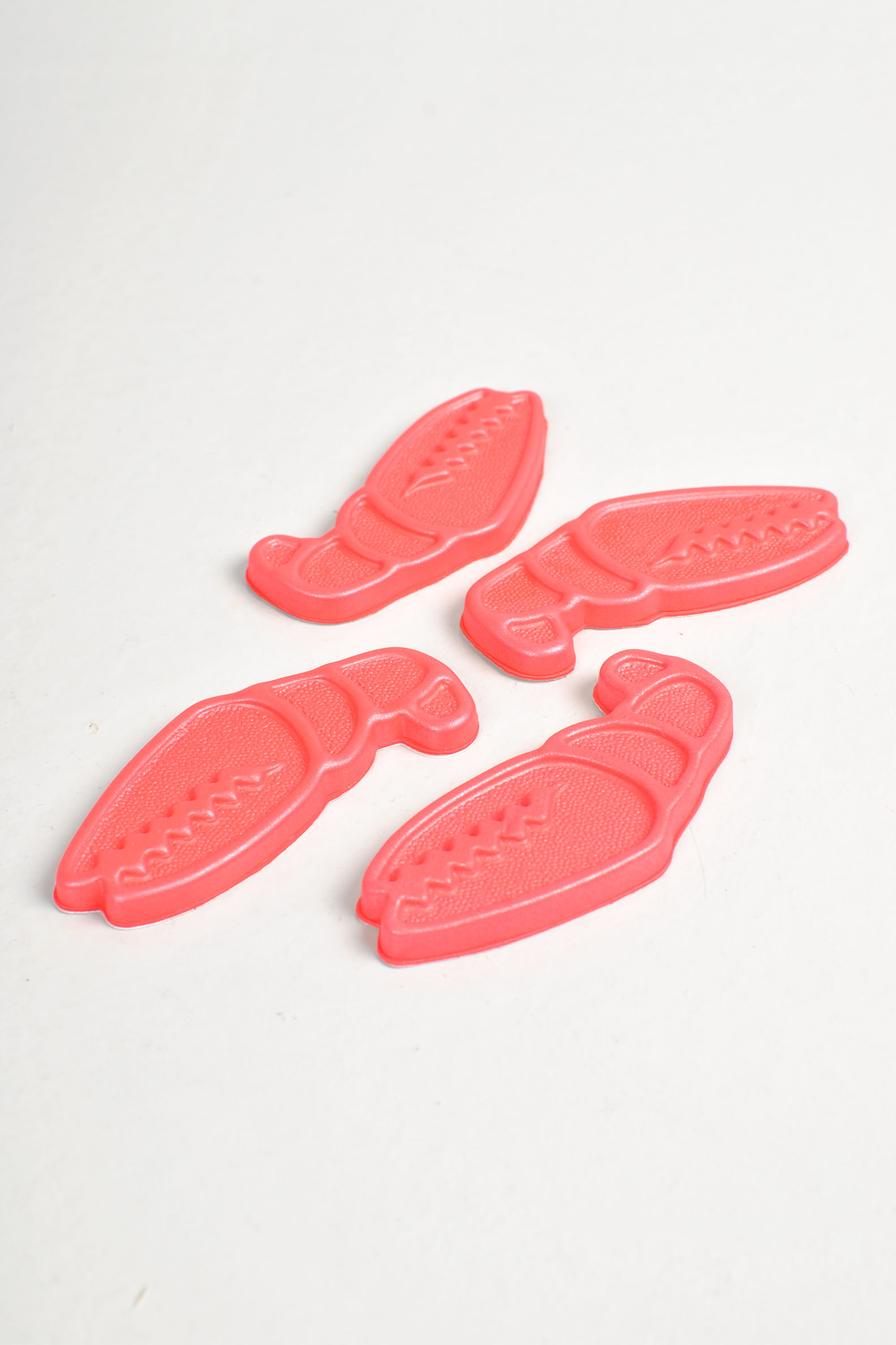 TS16007-RED Mini Claws, Red